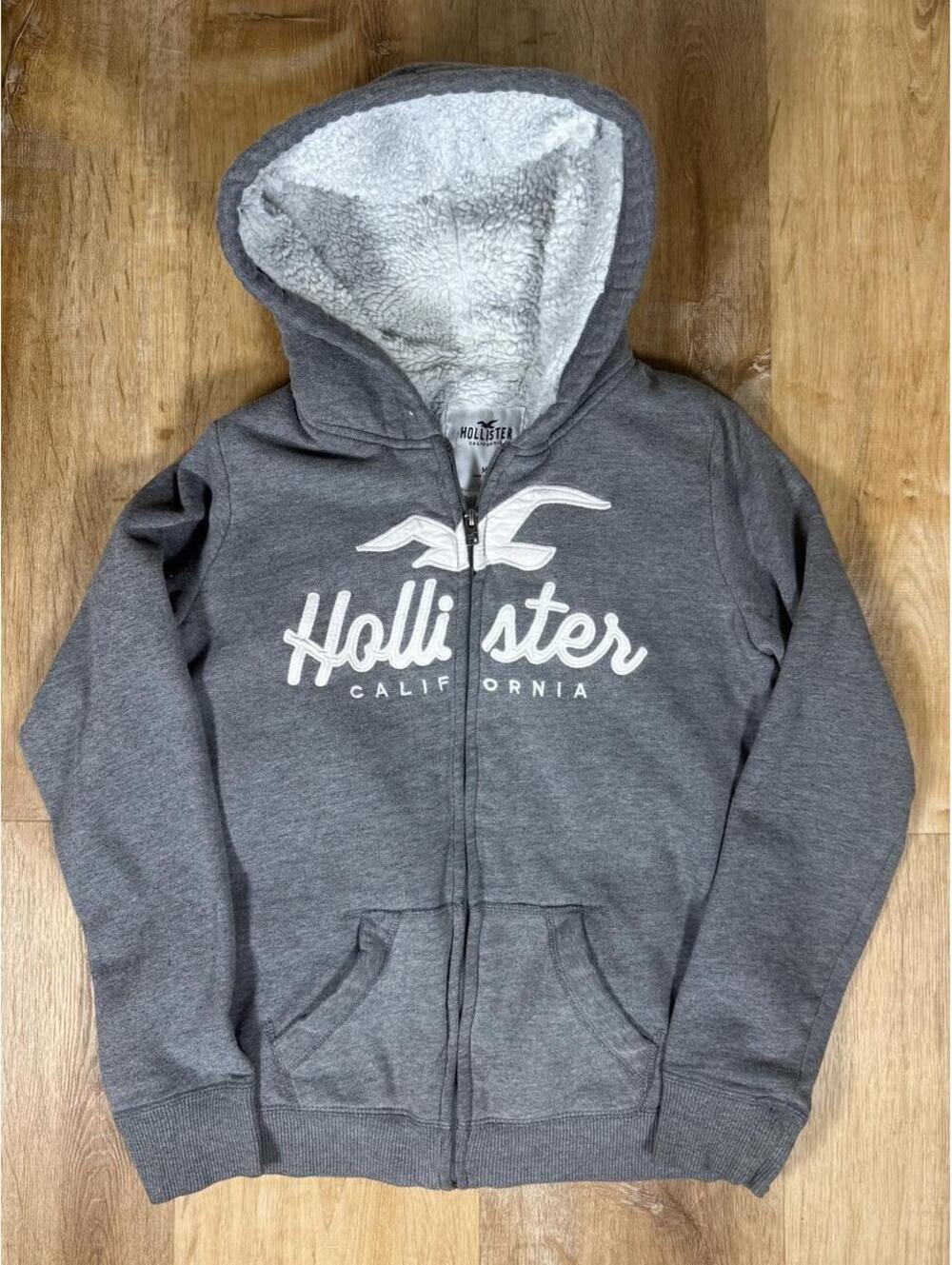 Y2K Hollister Co. Grey Sherpa-Lined Zip-Up Hoodie – Size M